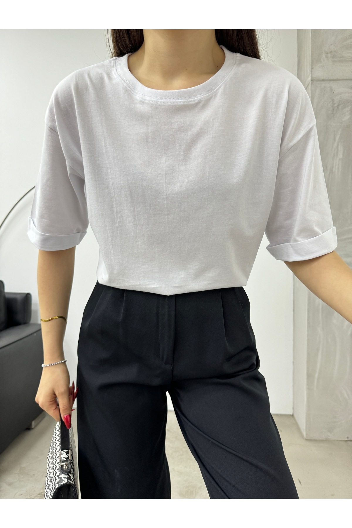 Kadın Oversize Lazer Kesim Yan Yırtmaçlı T-shirt beyaz 5