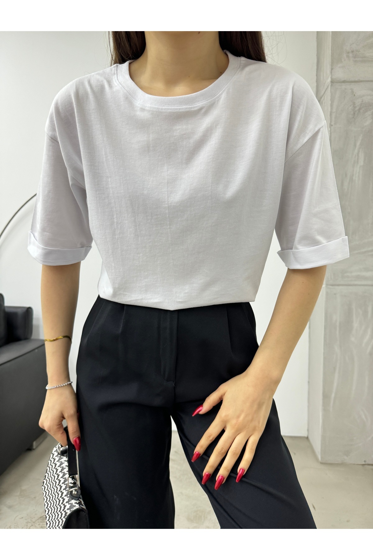 Kadın Oversize Lazer Kesim Yan Yırtmaçlı T-shirt beyaz 6