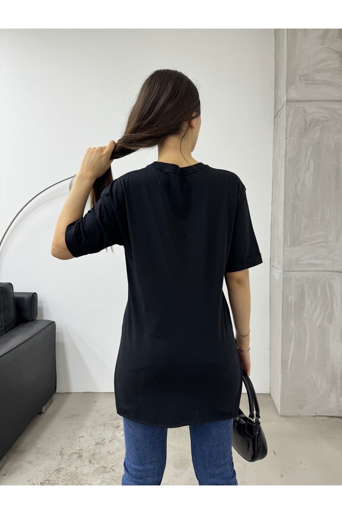 Kadın Oversize Lazer Kesim Yan Yırtmaçlı T-shirt siyah 4