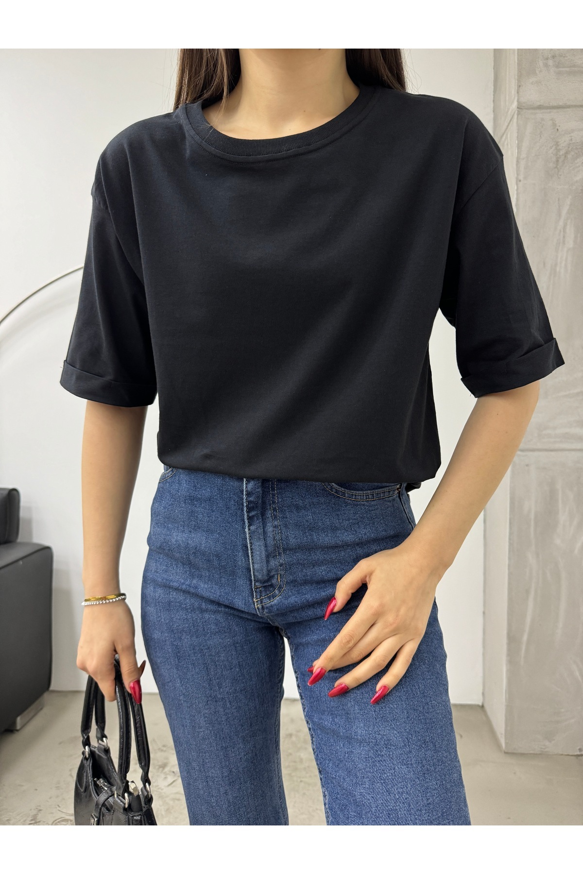 Kadın Oversize Lazer Kesim Yan Yırtmaçlı T-shirt siyah 6
