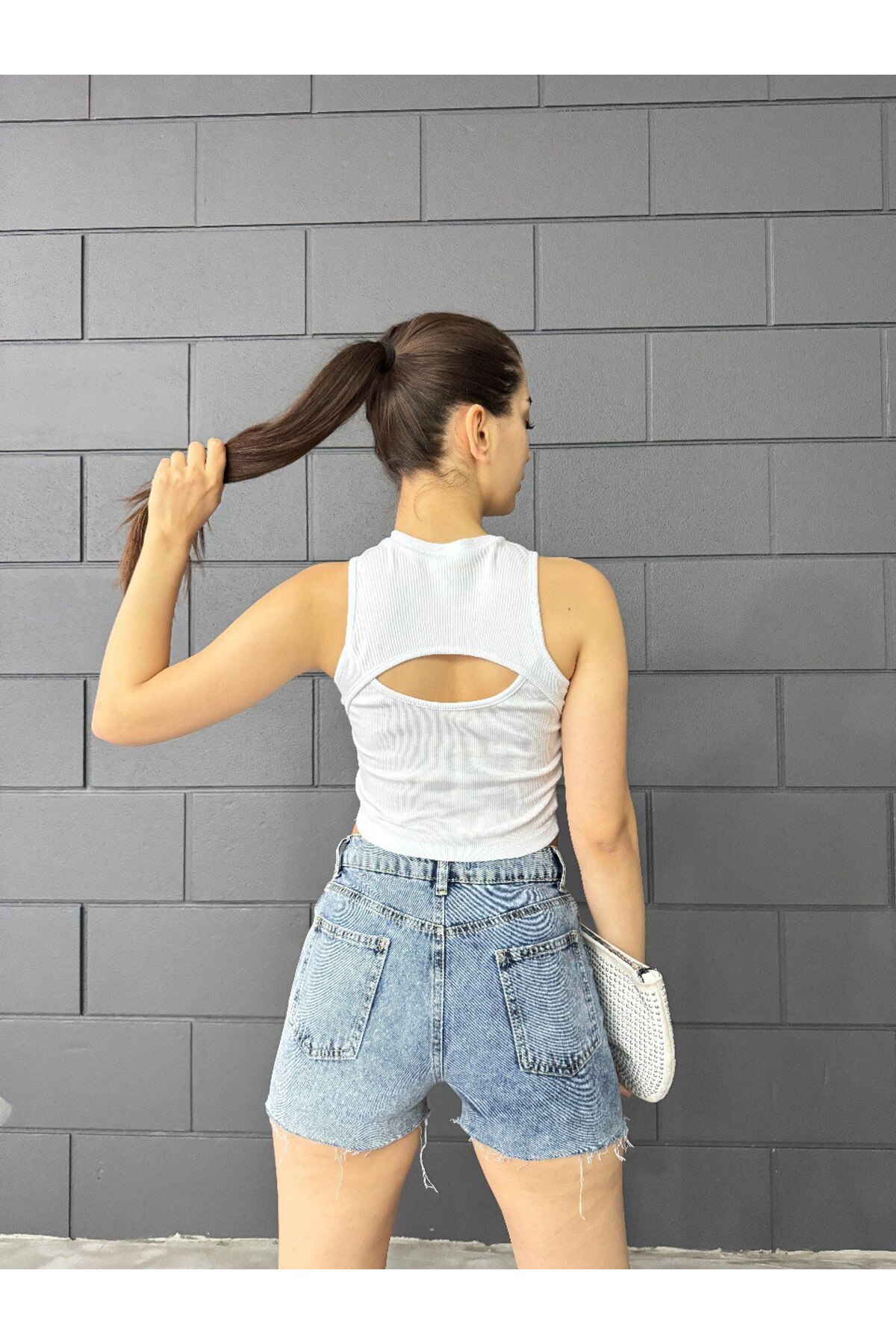 Kadın Fitilli Bisiklet Yaka Arka Pencere Detaylı Fitted/Vücuda Oturan Crop Top Bluz Beyaz 3