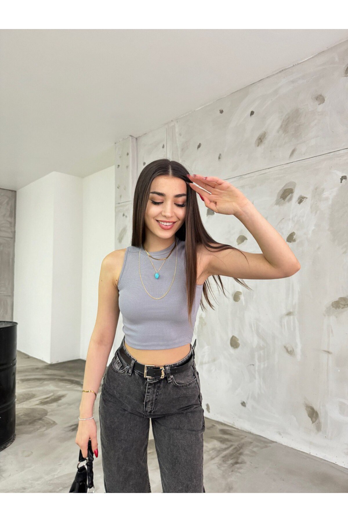 Kadın Fitilli Bisiklet Yaka Arka Pencere Detaylı Fitted/Vücuda Oturan Crop Top Bluz Gri 7