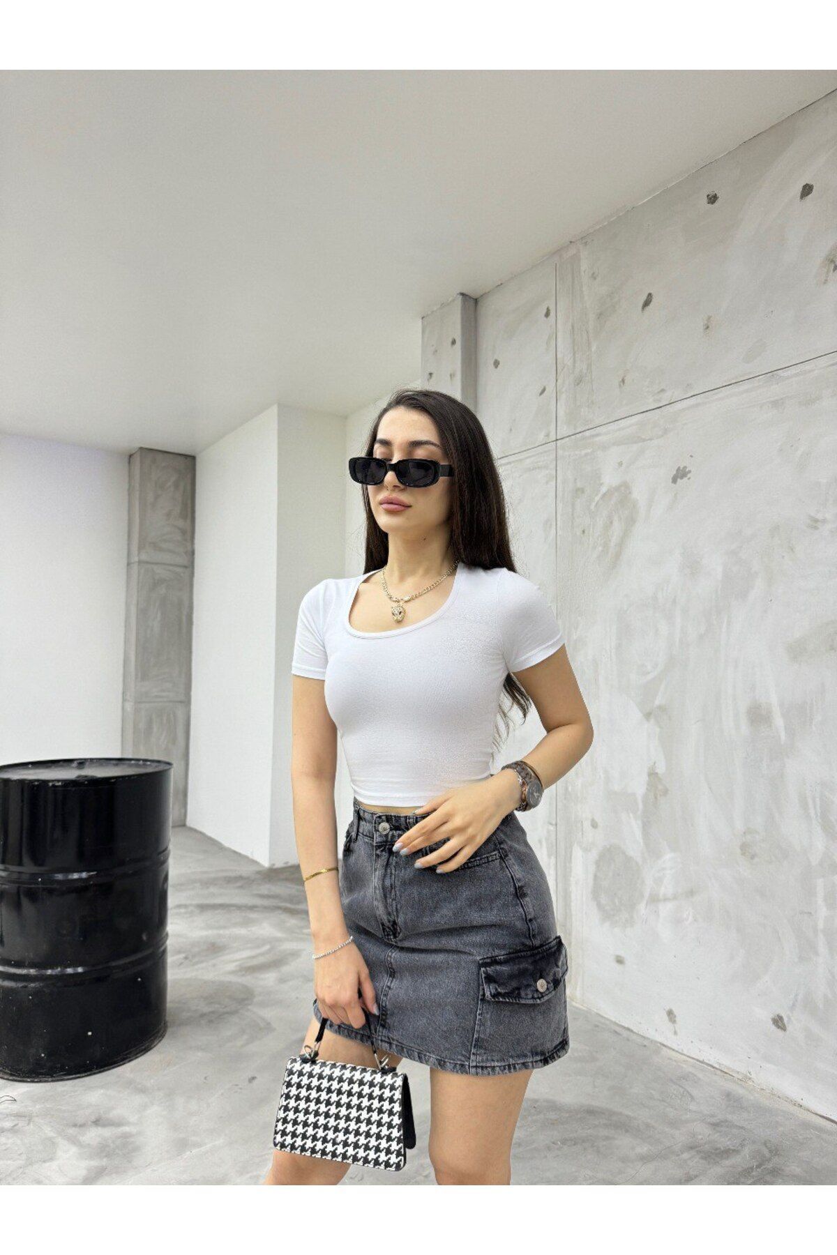 Kadın Bisiklet Yaka Kısa Kollu Fitted/Vücuda Oturan Crop Body Beyaz 7