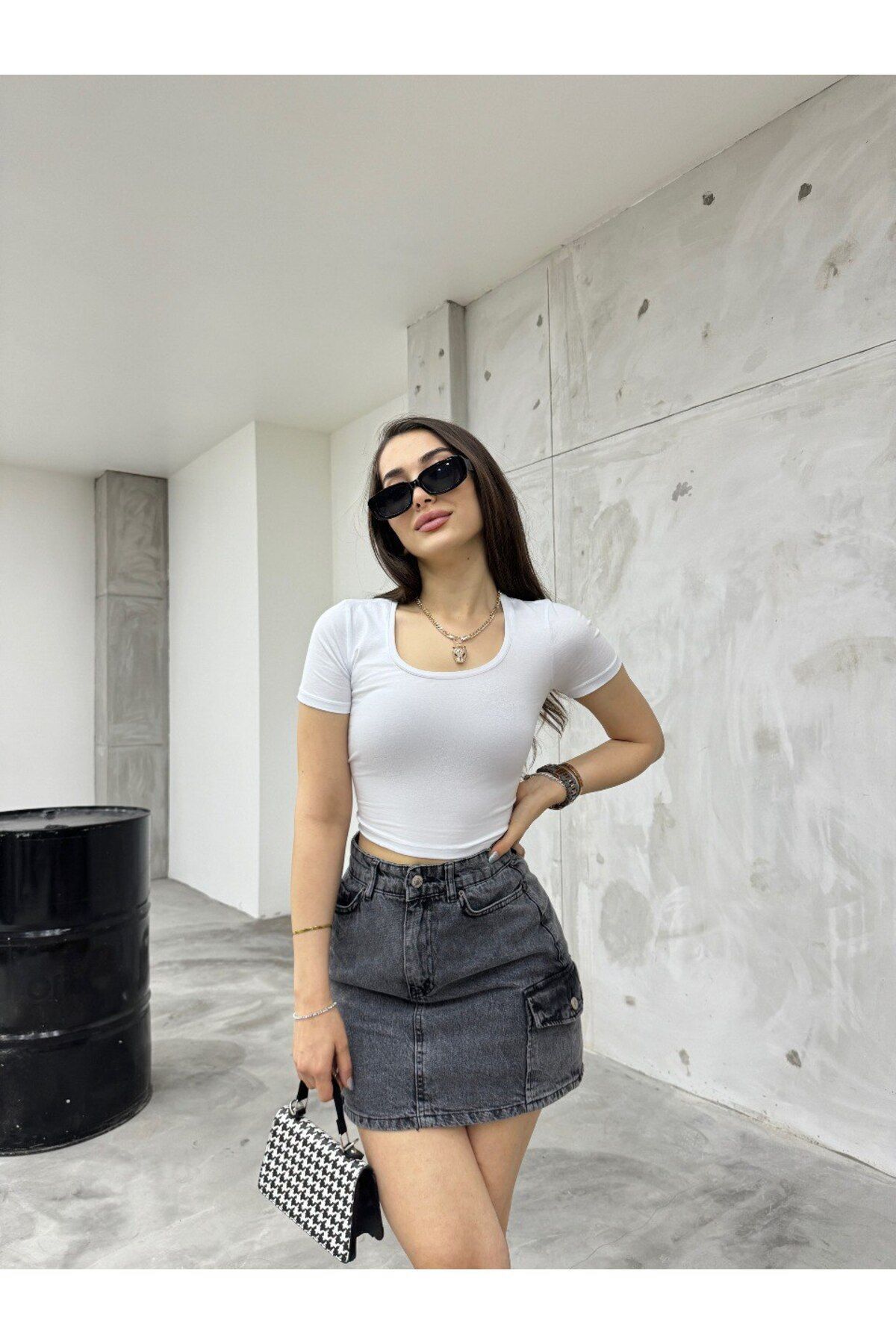 Kadın Bisiklet Yaka Kısa Kollu Fitted/Vücuda Oturan Crop Body Beyaz 5