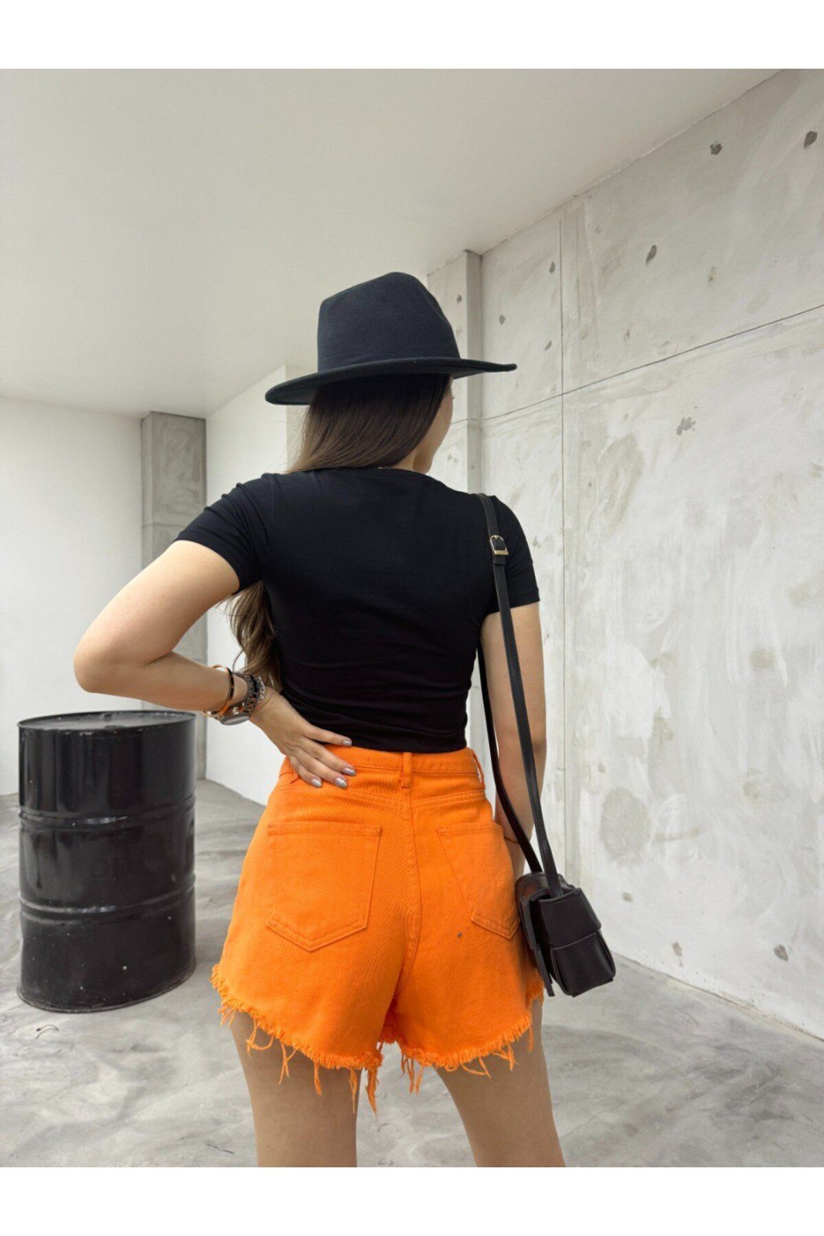 Kadın Bisiklet Yaka Kısa Kollu Fitted/Vücuda Oturan Crop Body Siyah 3