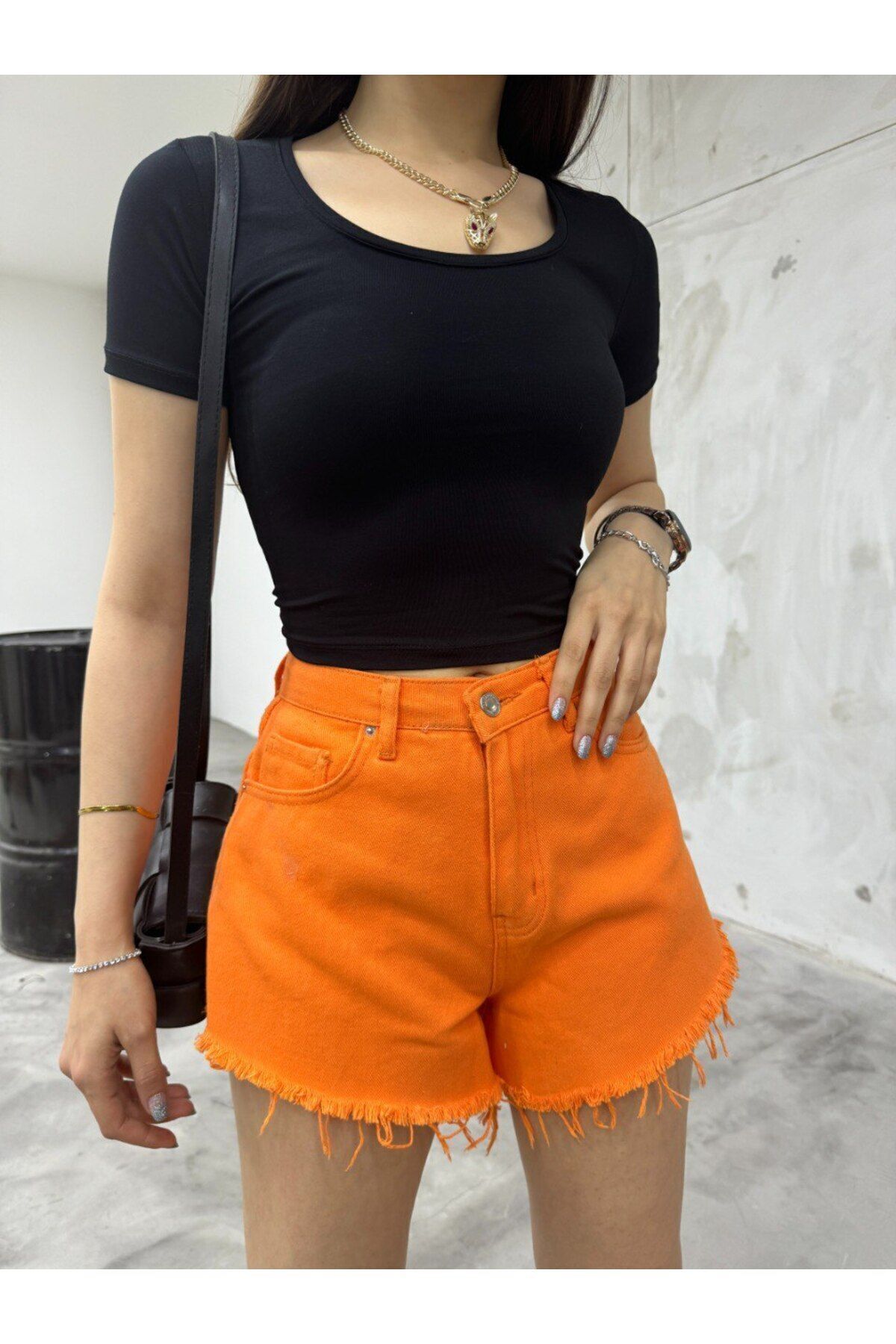 Kadın Bisiklet Yaka Kısa Kollu Fitted/Vücuda Oturan Crop Body Siyah 5