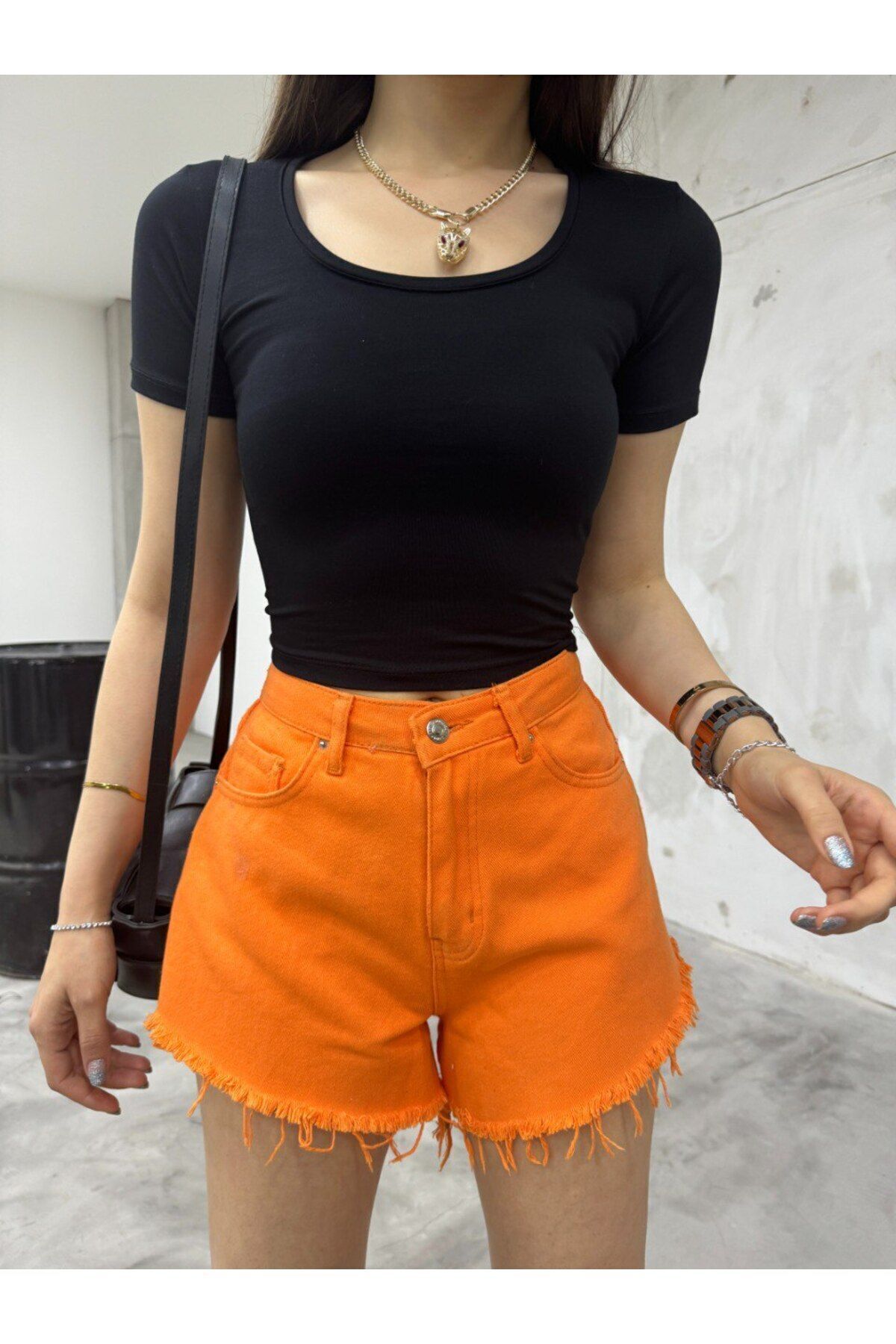 Kadın Bisiklet Yaka Kısa Kollu Fitted/Vücuda Oturan Crop Body Siyah 6