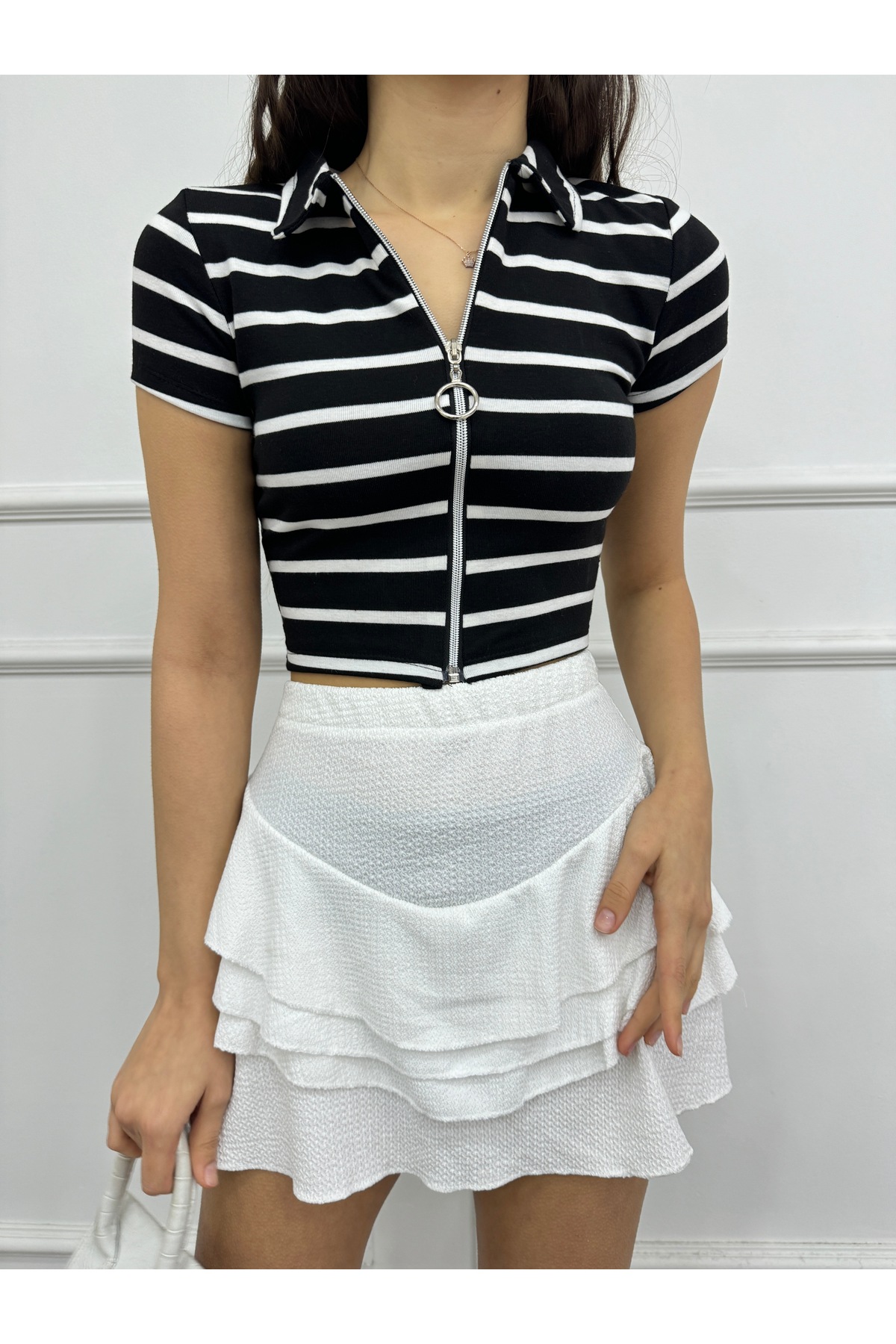 Kadın Çizgili Fermuar Detaylı Crop Bluz Siyah 6