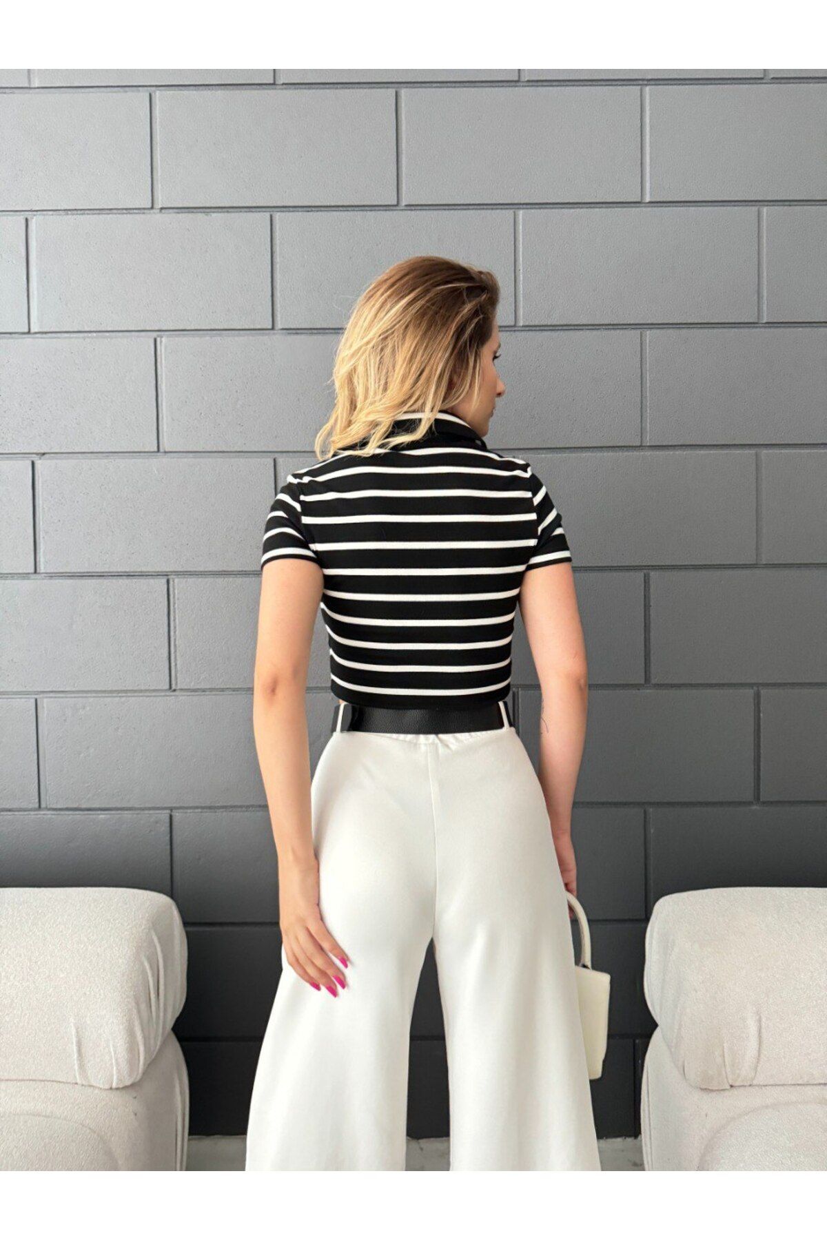 Kadın Polo Yaka Fermuarlı Fitted/vücuda Oturan Çizgili Crop Bluz Siyah 3