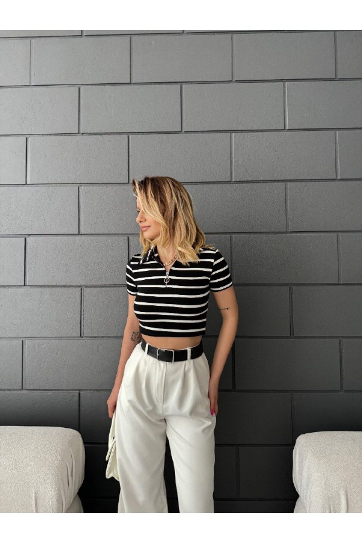 Kadın Polo Yaka Fermuarlı Fitted/vücuda Oturan Çizgili Crop Bluz Siyah 7
