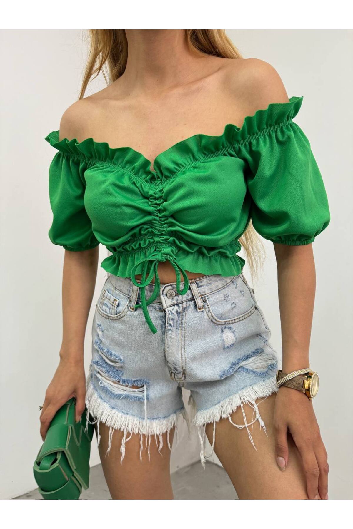 Kadın Madonna Yaka Omuz Dekolteli Önü Büzgülü Crop Bluz yeşil 5