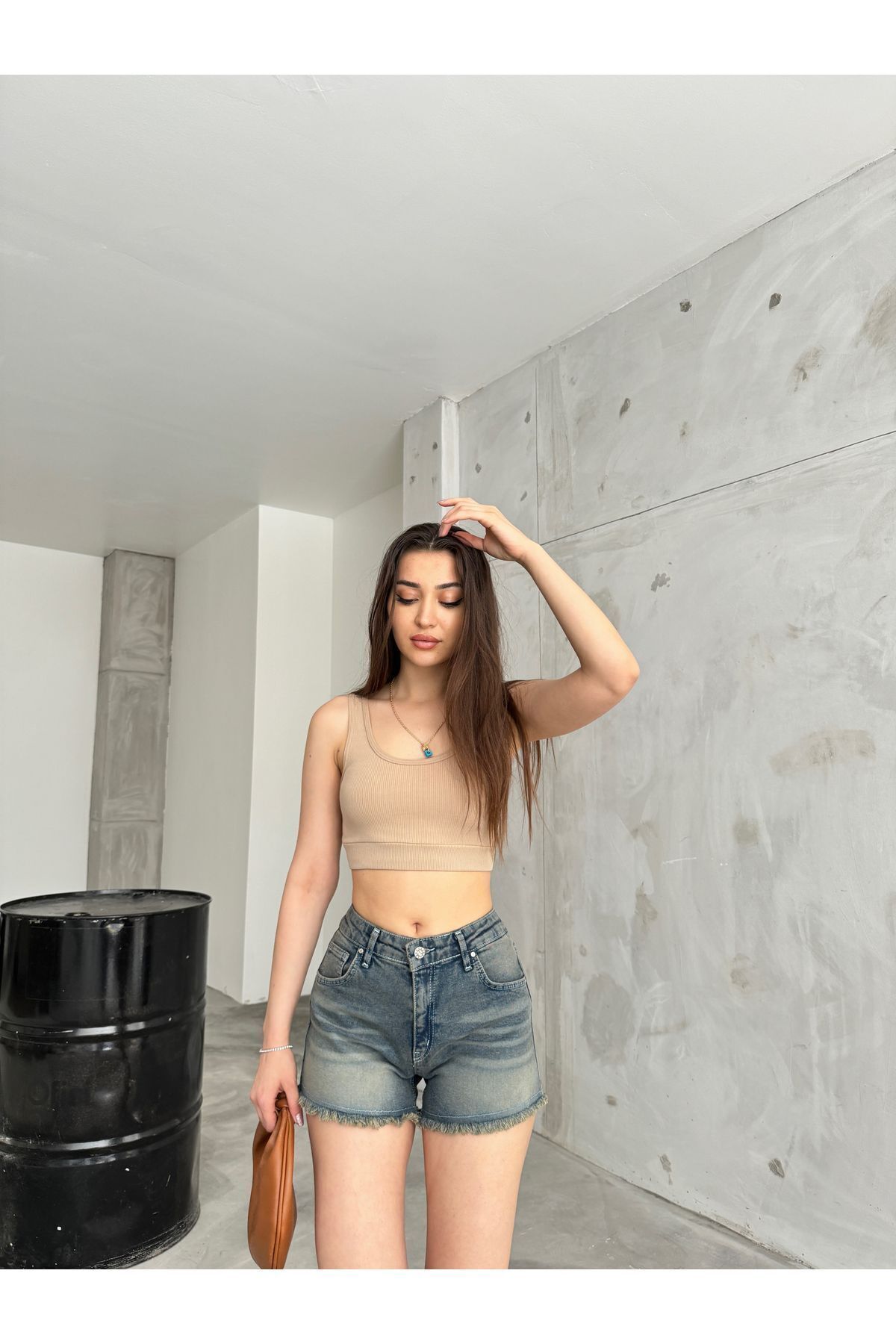 Kadın Kar Yıkama Soluk Efektli Beş Cep Yüksek Bel Paçası Püsküllü Denim Şort Mavi 7