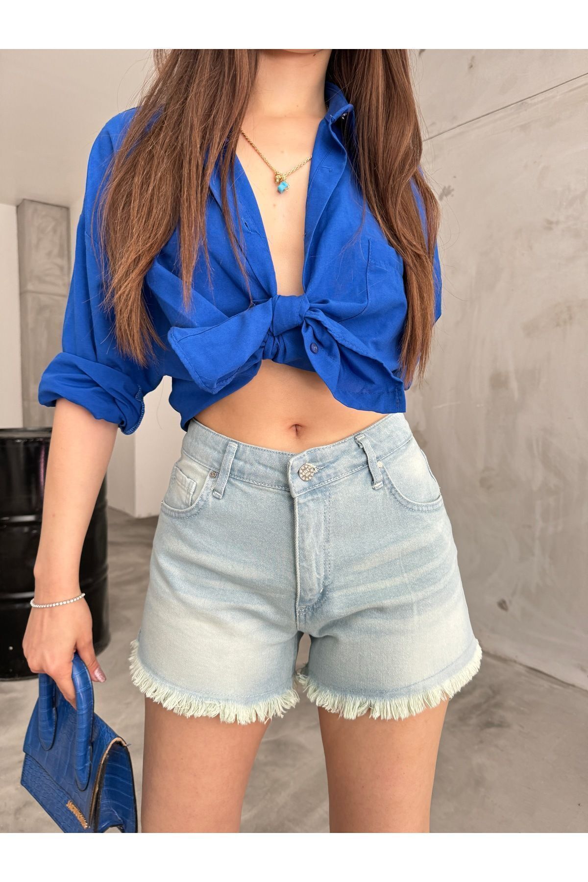 Kadın Kar Yıkama Soluk Efektli Beş Cep Yüksek Bel Paçası Püsküllü Denim Şort Metalik 5