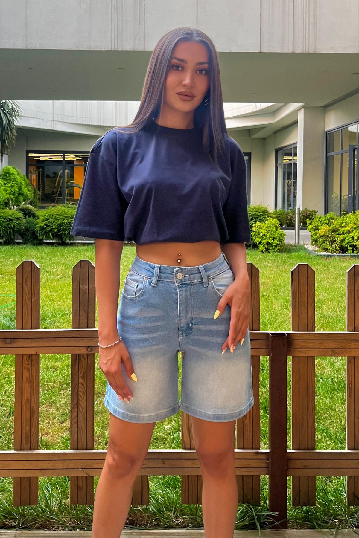 Kadın Kar Yıkama Soluk Efektli Yüksek Bel Denim Şort Mavi 6