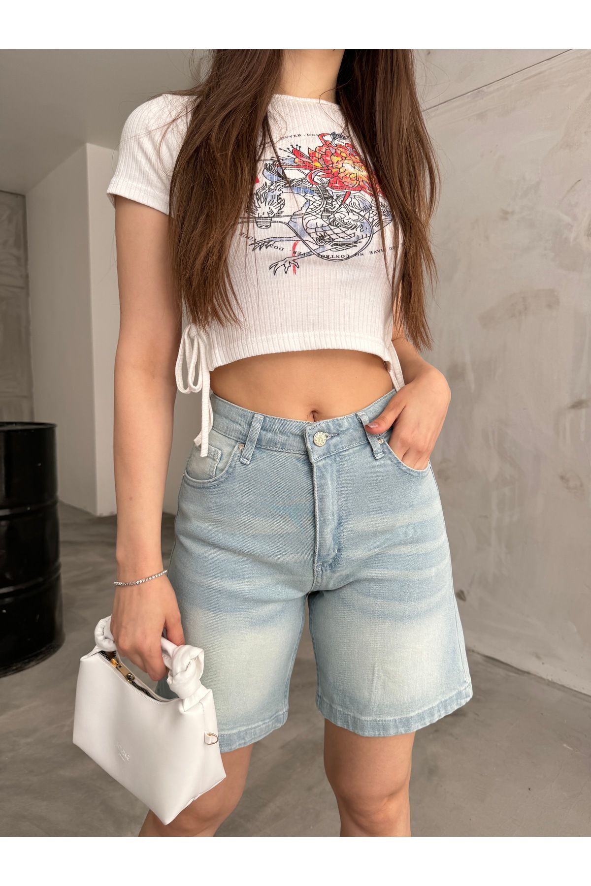 Kadın Kar Yıkama Soluk Efektli Yüksek Bel Denim Şort Metalik 8