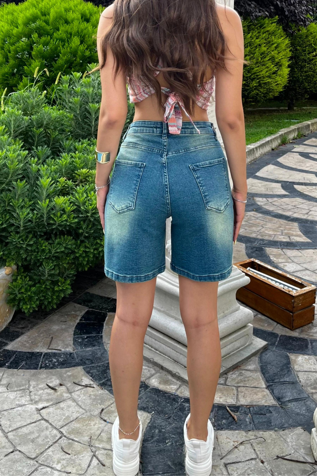 Kadın Kar Yıkama Soluk Efektli Yüksek Bel Denim Şort Yeşil 4