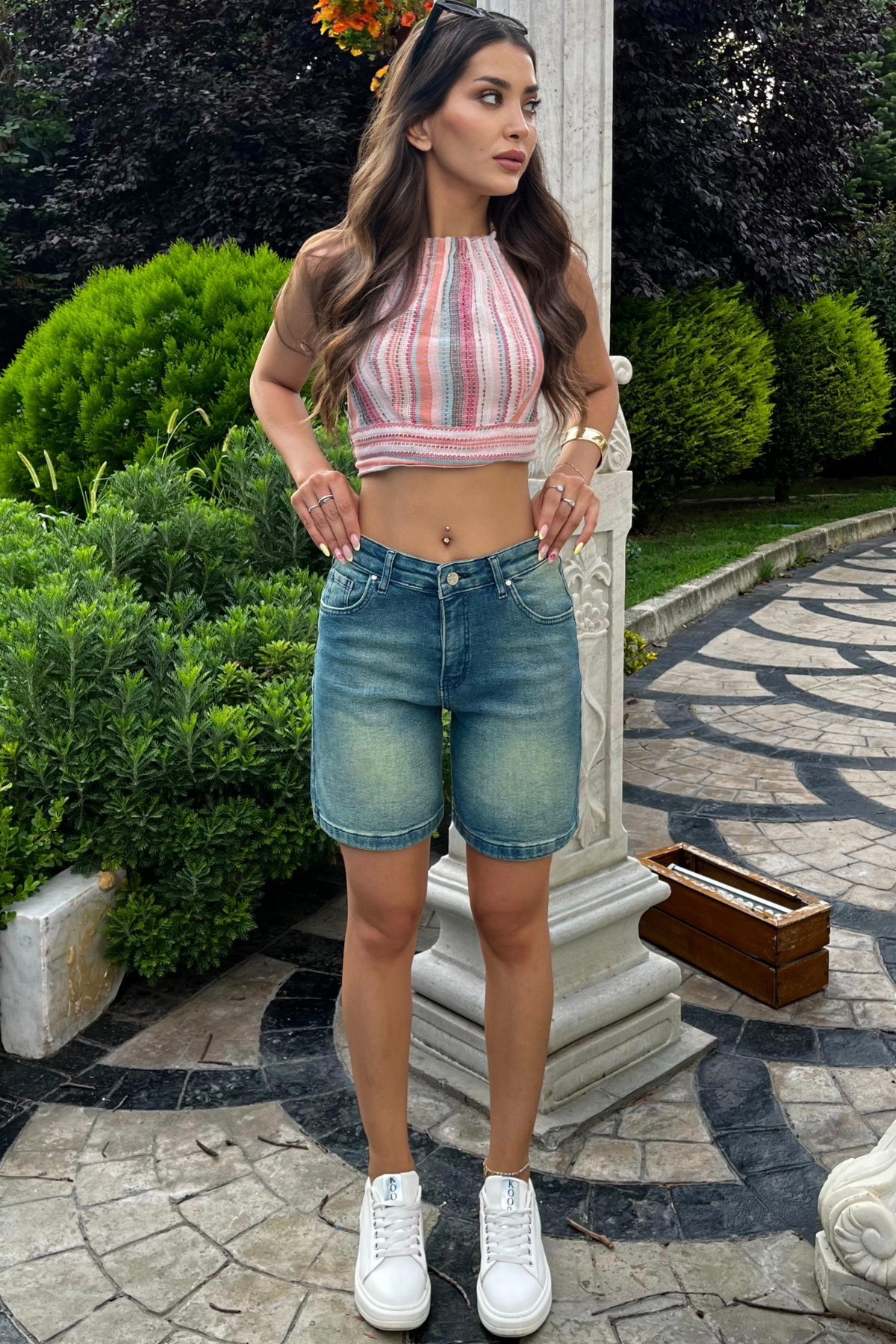 Kadın Kar Yıkama Soluk Efektli Yüksek Bel Denim Şort Yeşil 7