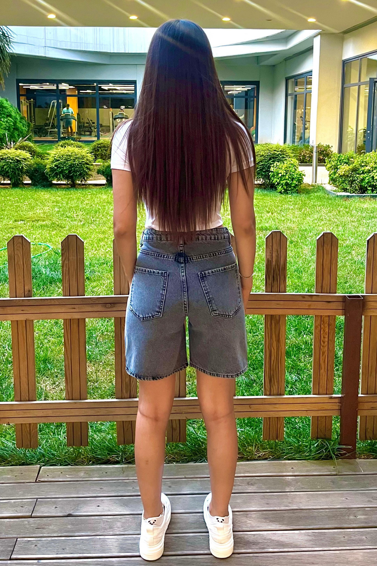 Kadın Yüksek Bel 5 Cepli Straight Fit Şort Jeans Gri 5