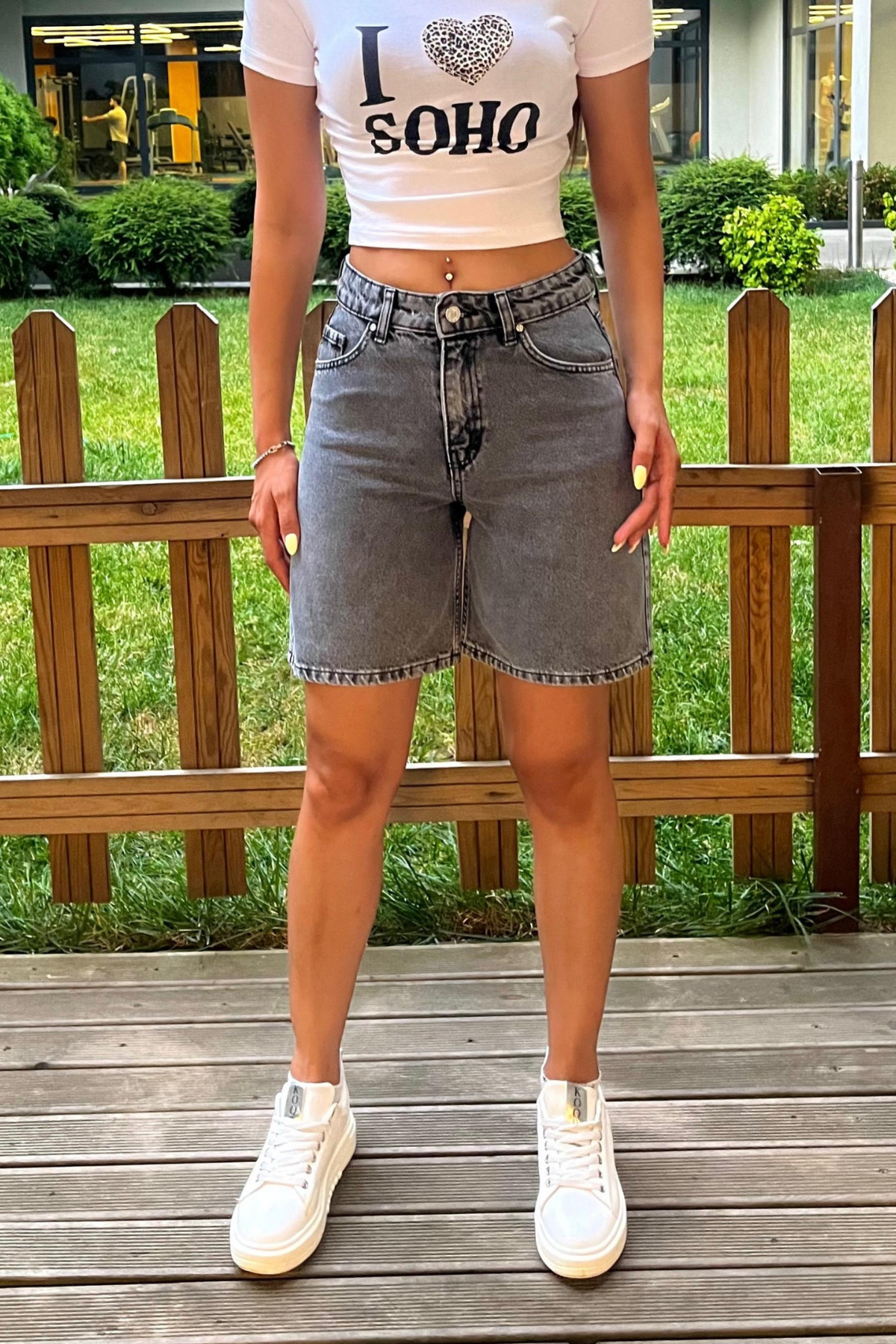 Kadın Yüksek Bel 5 Cepli Straight Fit Şort Jeans Gri 4