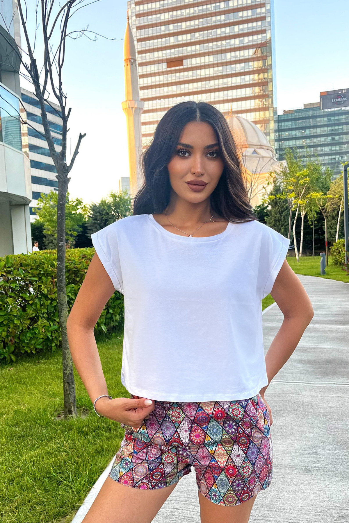 Kadın Vatka Görünümlü Bisiklet Yaka T-Shirt Beyaz 6
