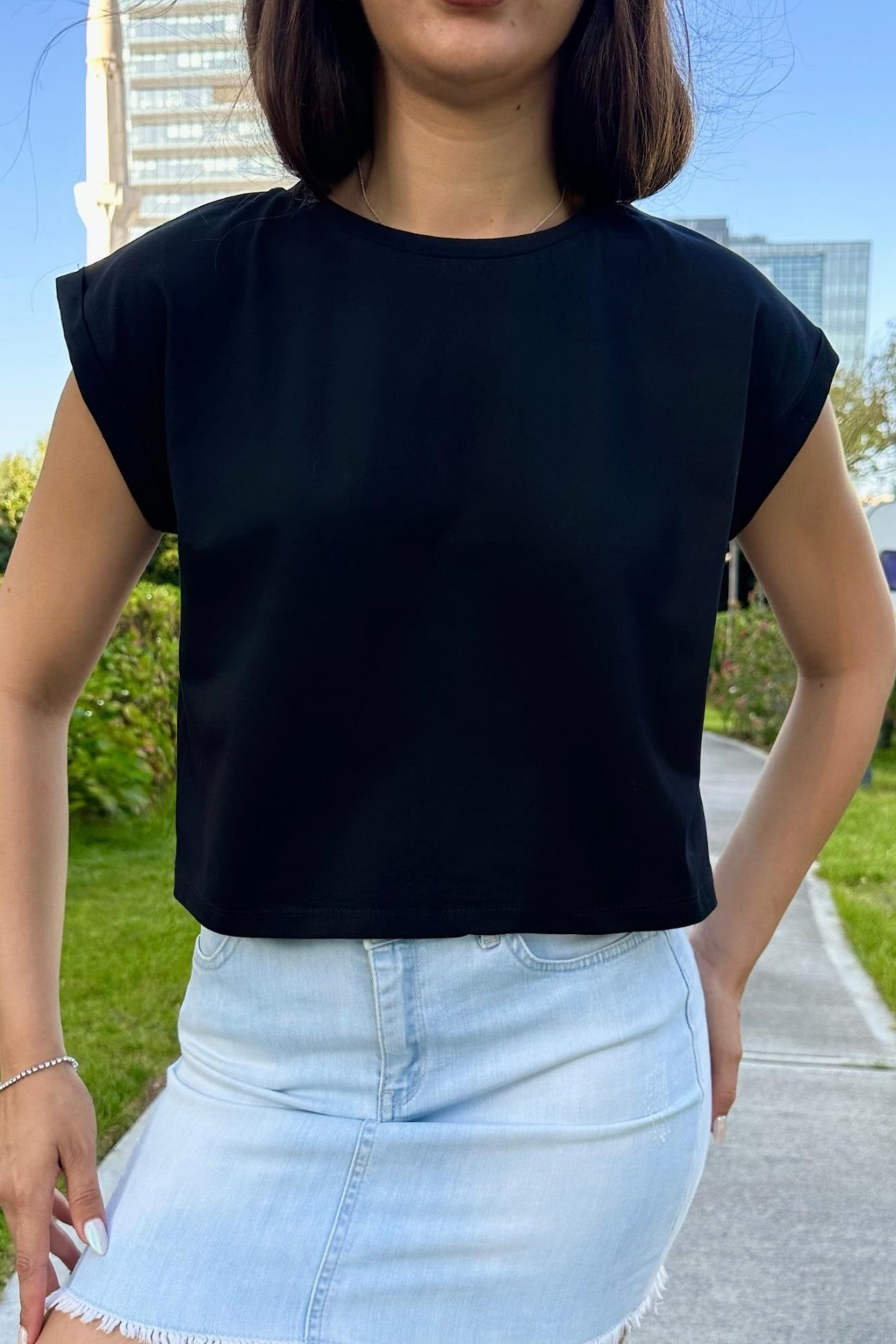 Kadın Vatka Görünümlü Bisiklet Yaka T-Shirt Siyah 3