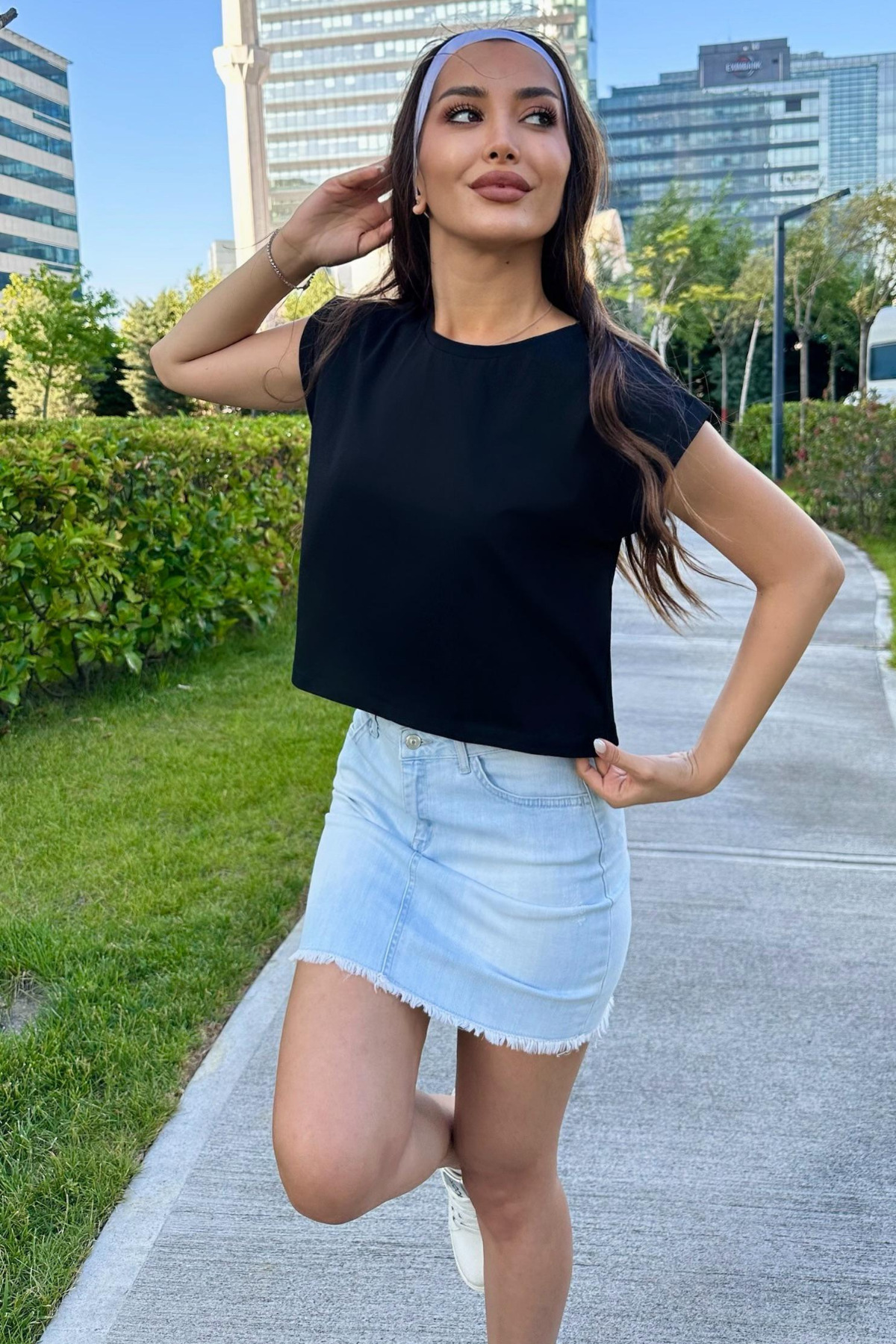 Kadın Vatka Görünümlü Bisiklet Yaka T-Shirt Siyah 4