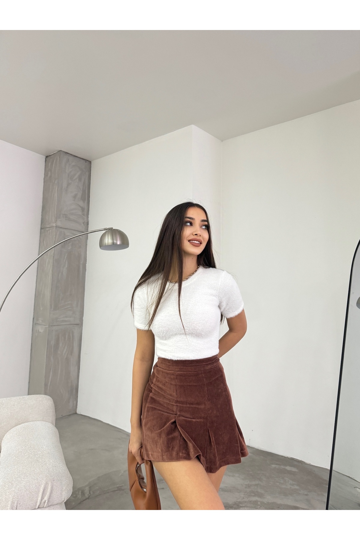 Kadın Bisiklet Yaka Yumuşak Peluş Crop Bluz Beyaz 4