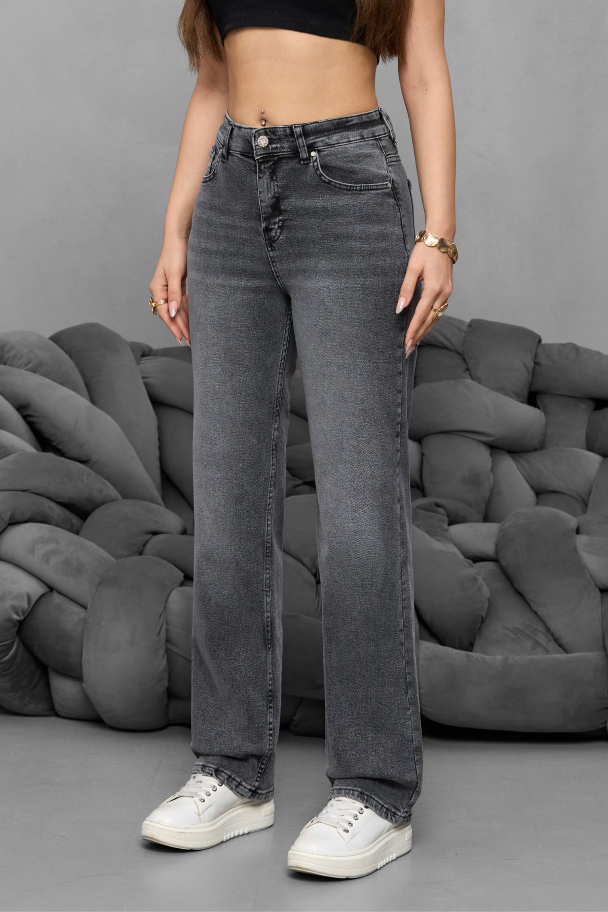 Kadın Yüksek Bel Boru Paça Straight Fit Jean Siyah 3