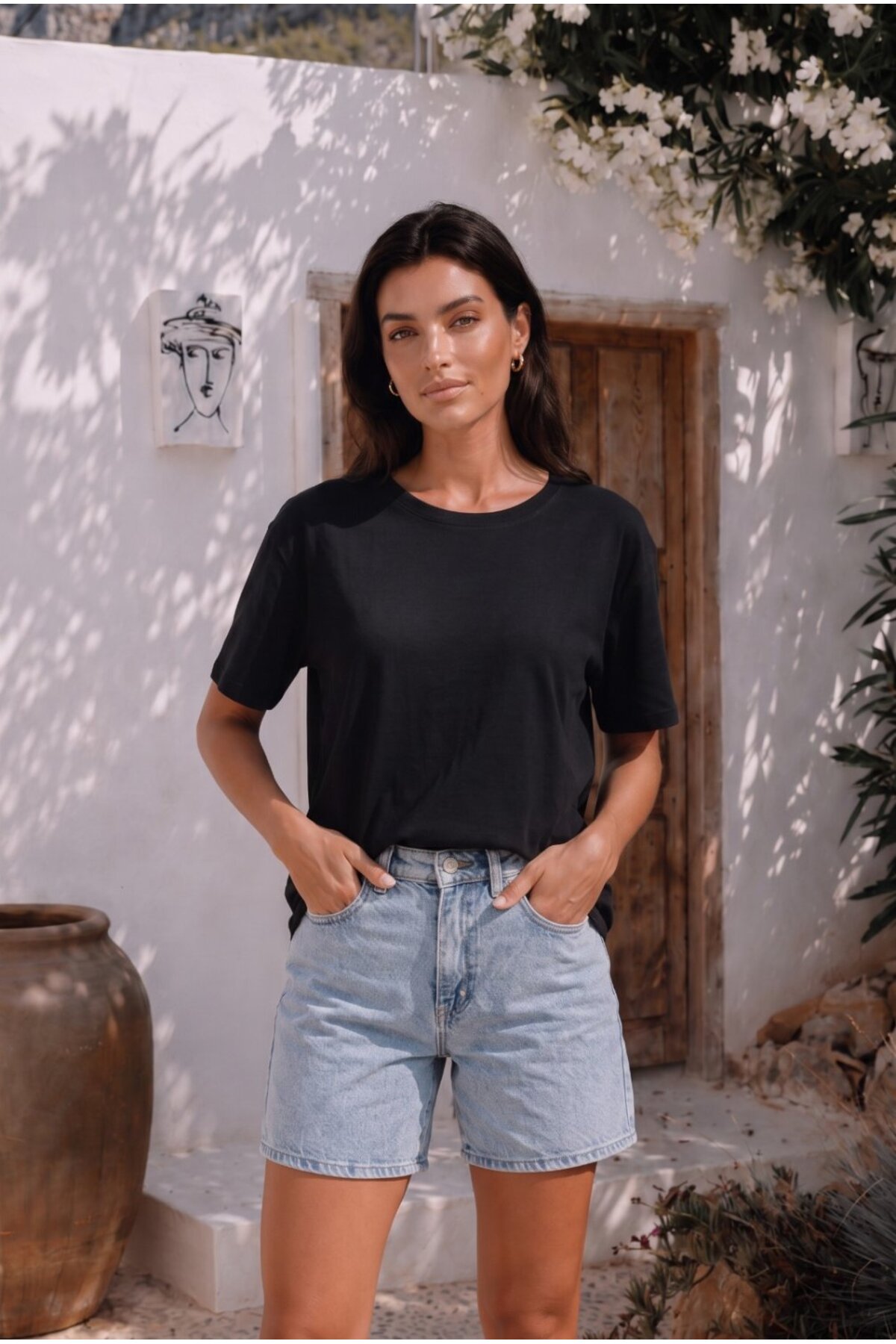 Kadın Yuvarlak Yaka Relaxed Fit Kısa Kol Basic T-Shirt Siyah 7
