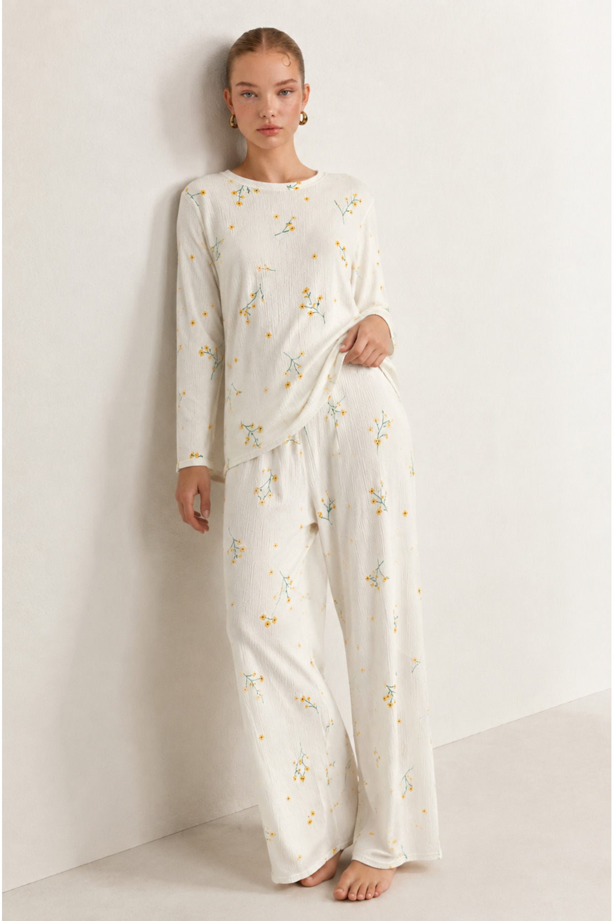 Kadın Desenli Uzun Kollu Ekru Pijama Takımı 4722 4