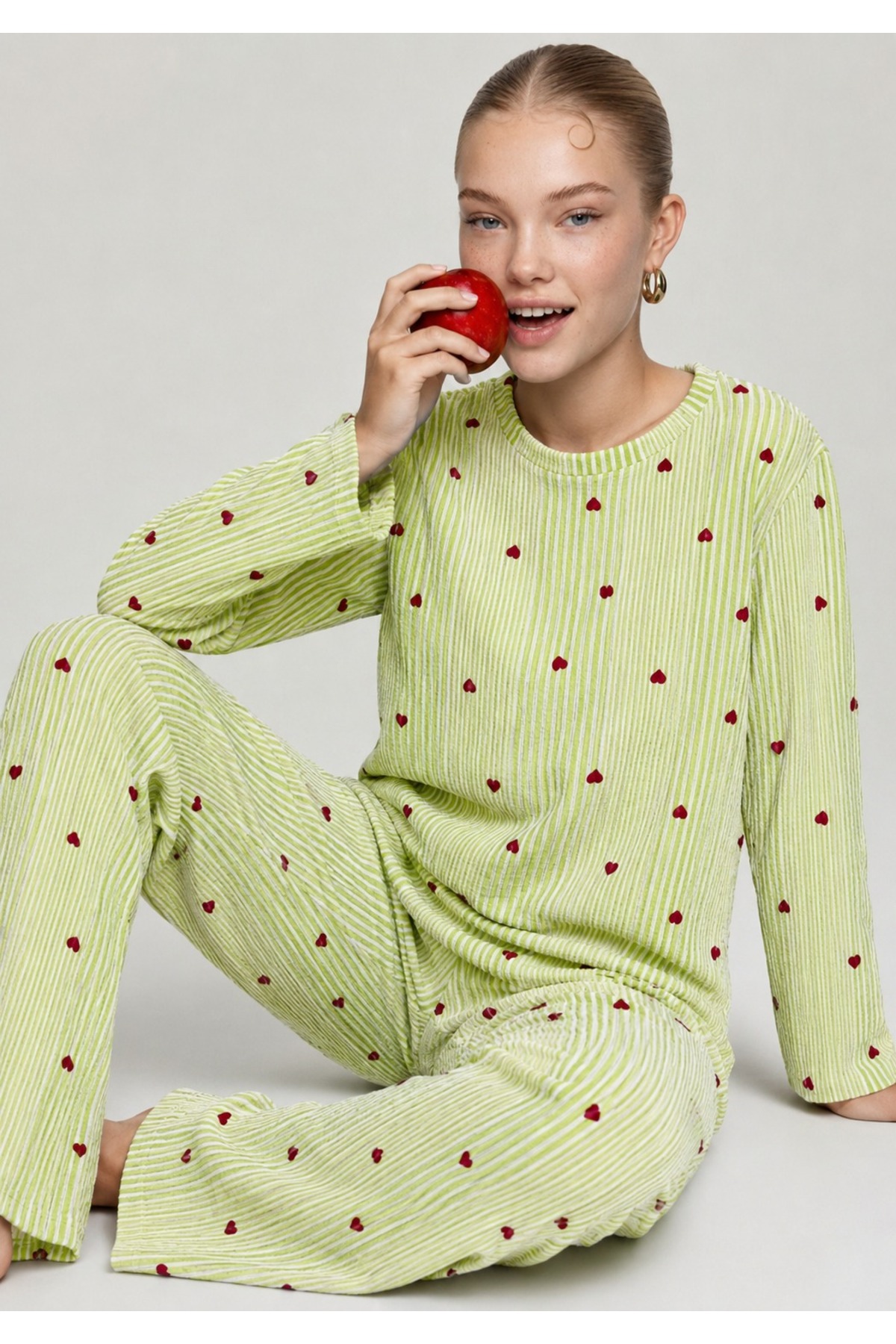 Kadın Çizgili Kalp Desenli Uzun Yeşil Pijama Takımı 3