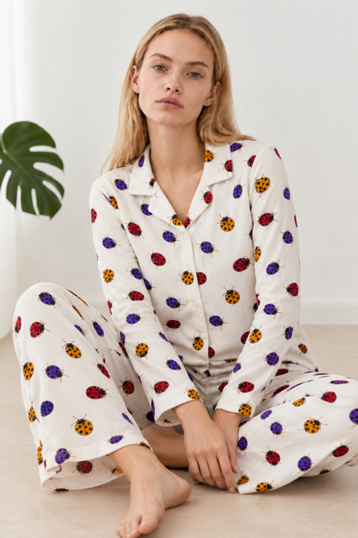 Kadın Uğur Böcekli Gömlek Yaka Beyaz Pijama Takımı 4827 5