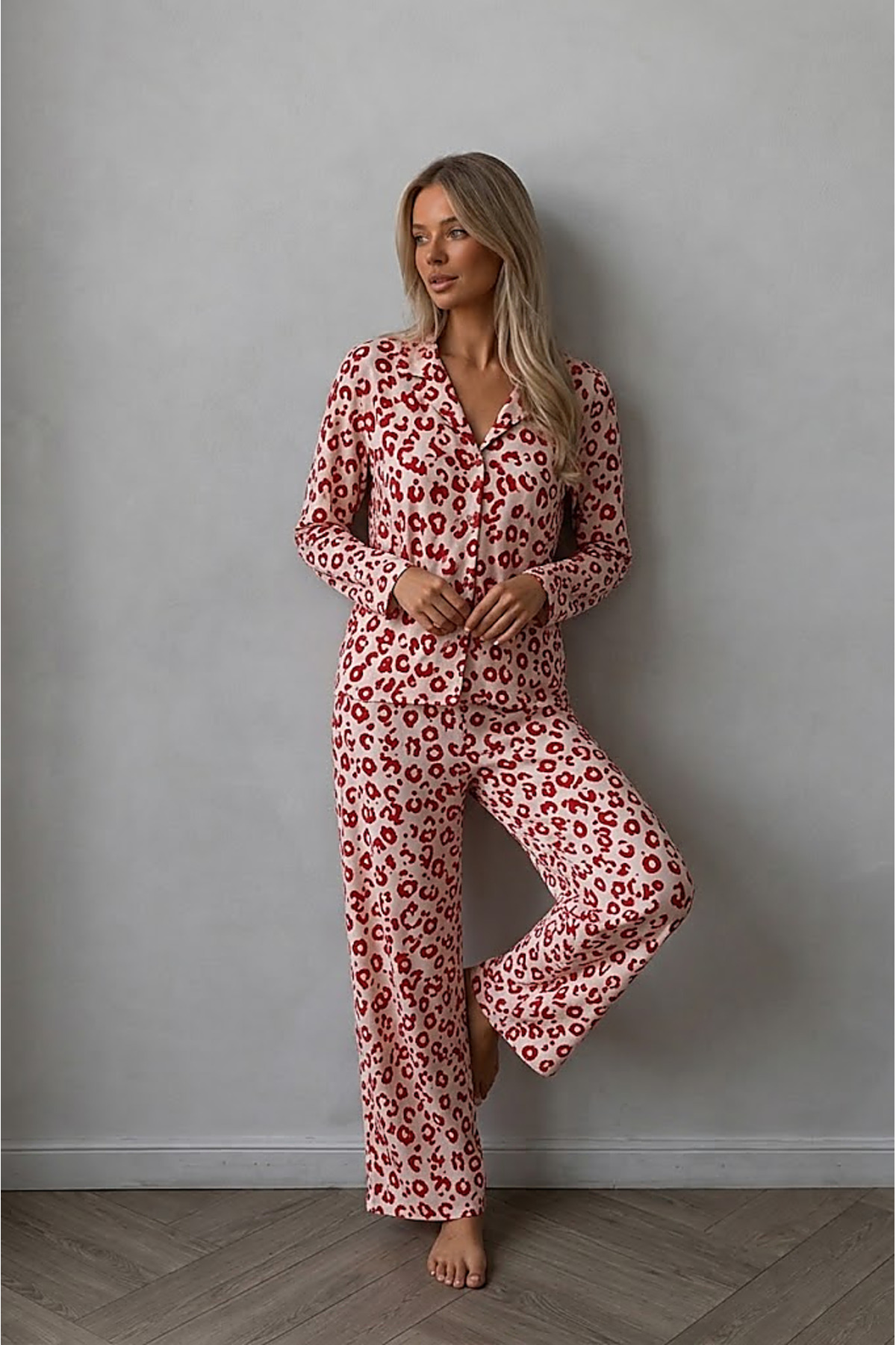 Kadın Düğmeli Uzun Uyku ve Kırmızı Pijama Takımı 5