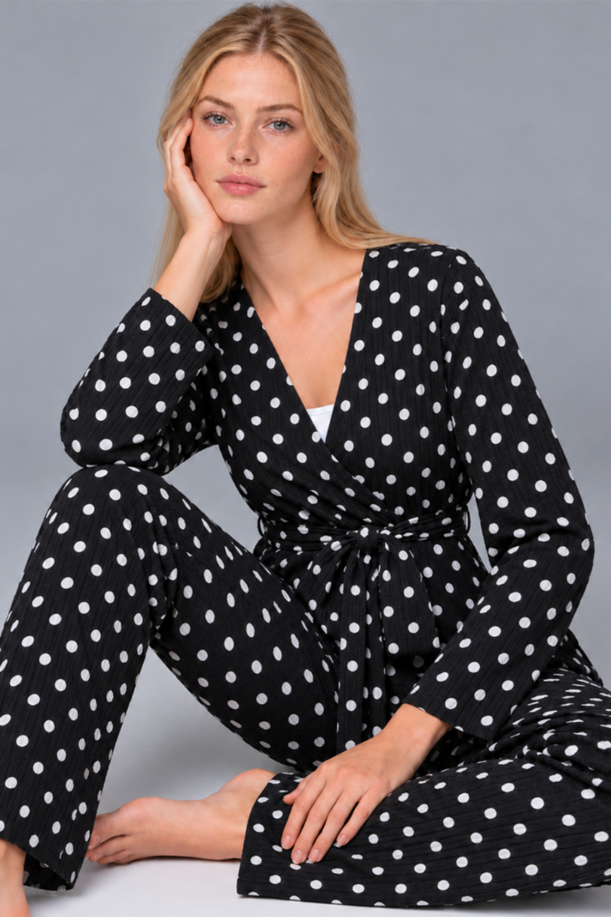 Kadın Desenli Ev Stili Kuşaklı Siyah Pijama Takımı 4806 5