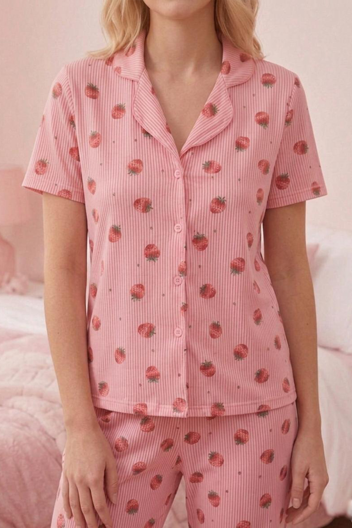 Çilek Desenli Düğmeli Kısa Kollu Pijama Takımı 4588 PEMBE 3