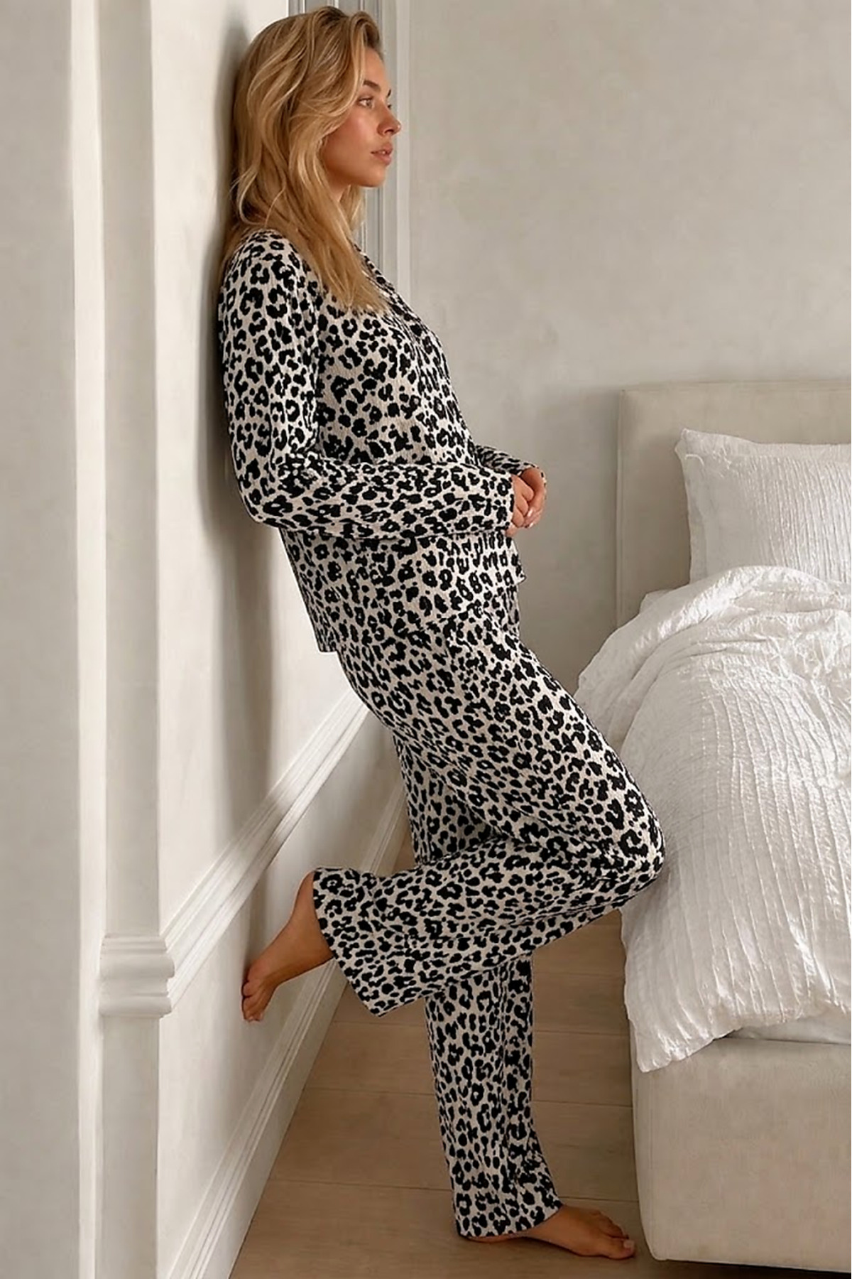 Kadın Desenli Düğmeli Uzun Kollu Leopar Pijama Takımı 5