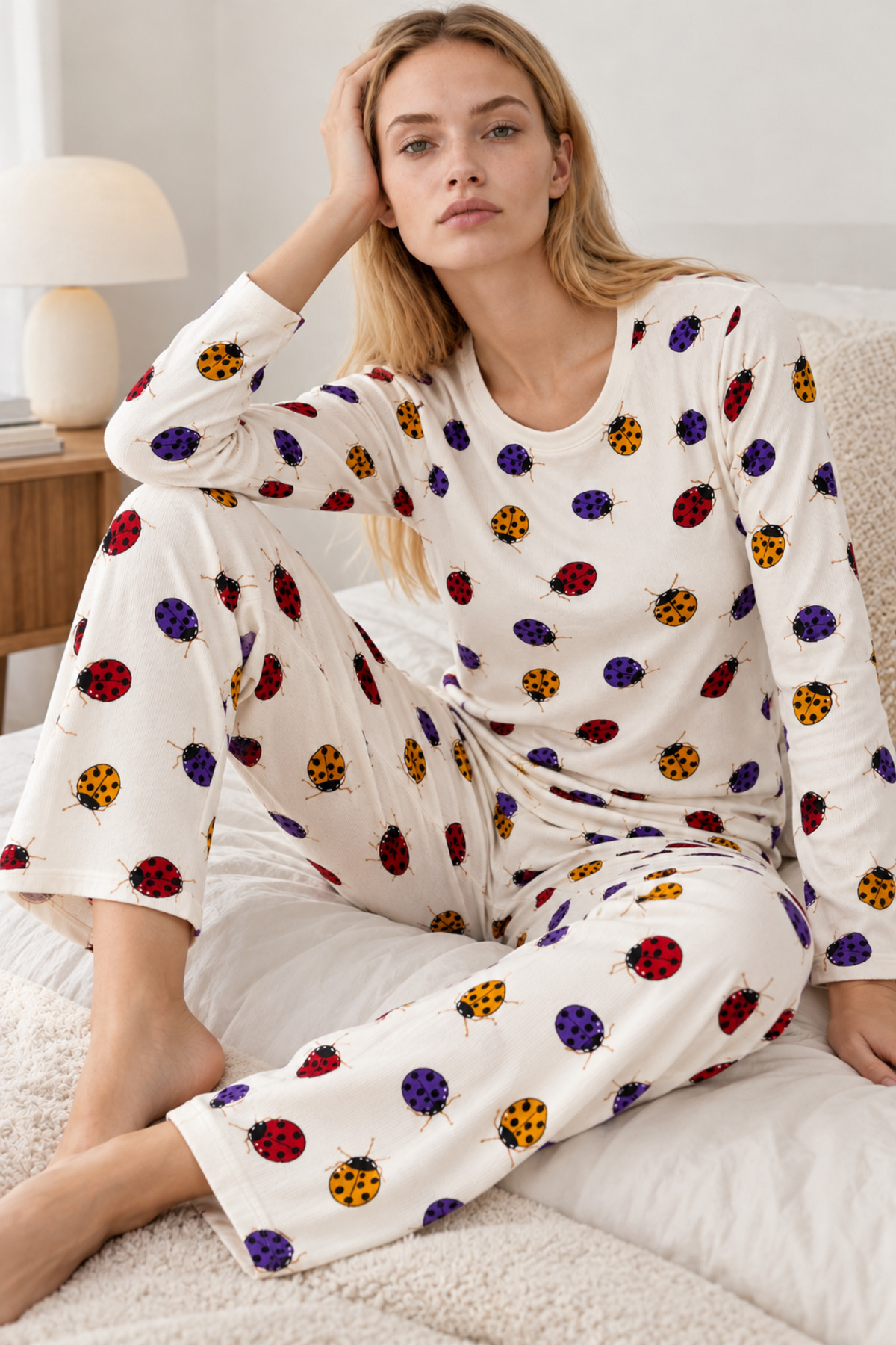 Kadın Desenli İkili Beyaz Rahat Pijama Takımı 4829 3