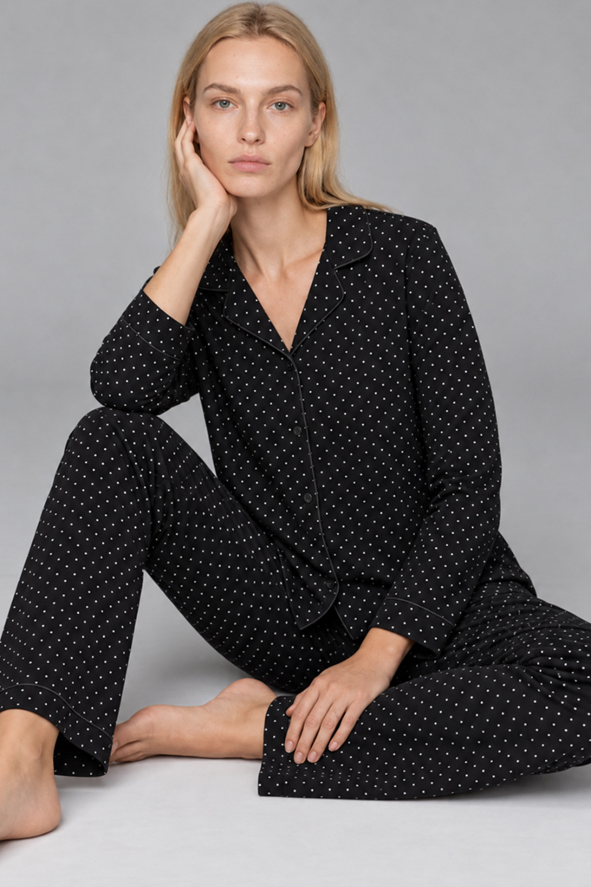 Kadın Puantiyeli Düğmeli Siyah Pijama Takımı 852 3