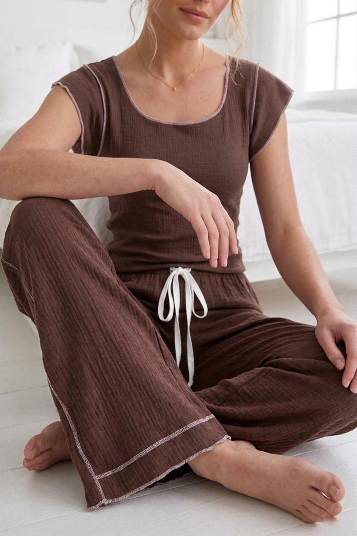 Fırfır Detaylı Bürümcük Kumaşlı Kısa Kolu Pijama Takımı 6022 Kahverengi 3