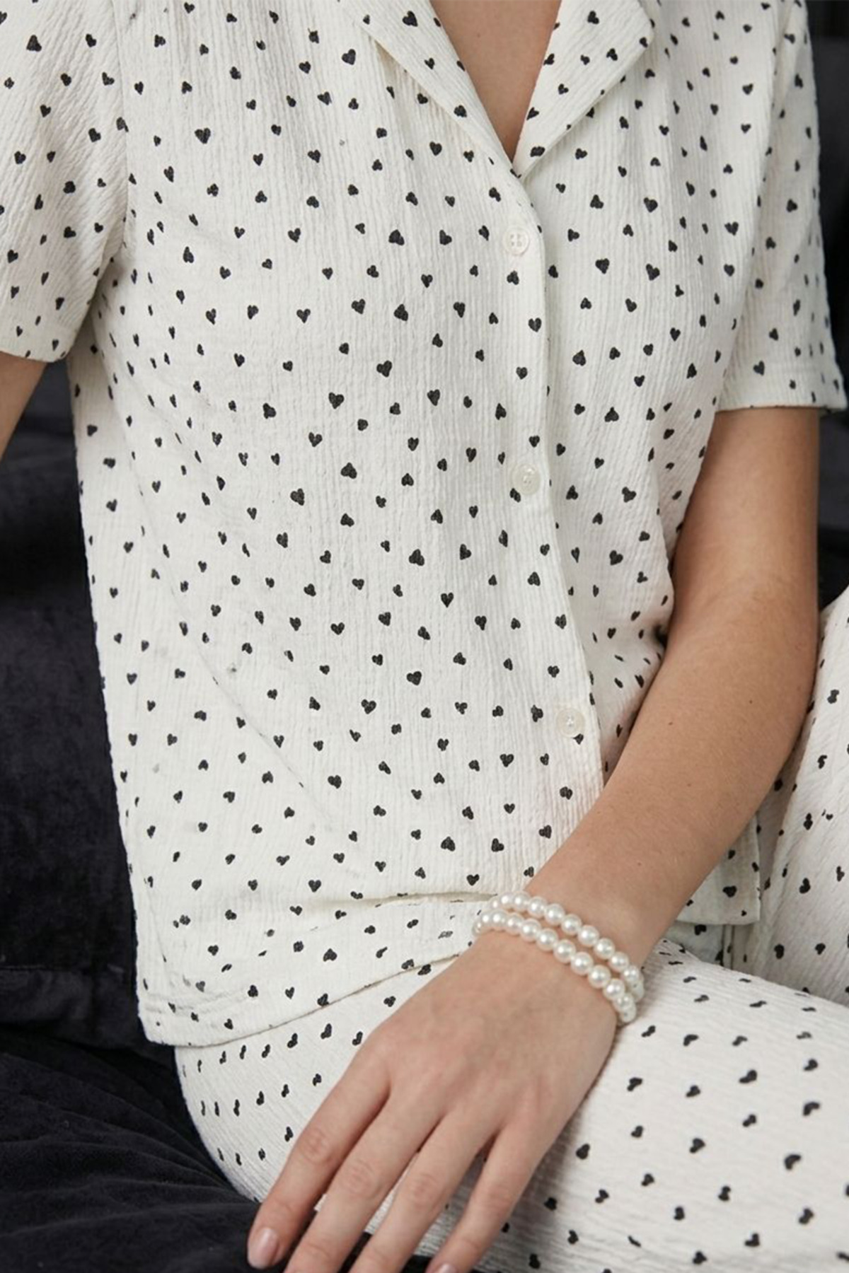 Kar Beyaz Kalp Detaylı Bürümçük kumaş Kısa Kollu Pijama Takımı 6066 3