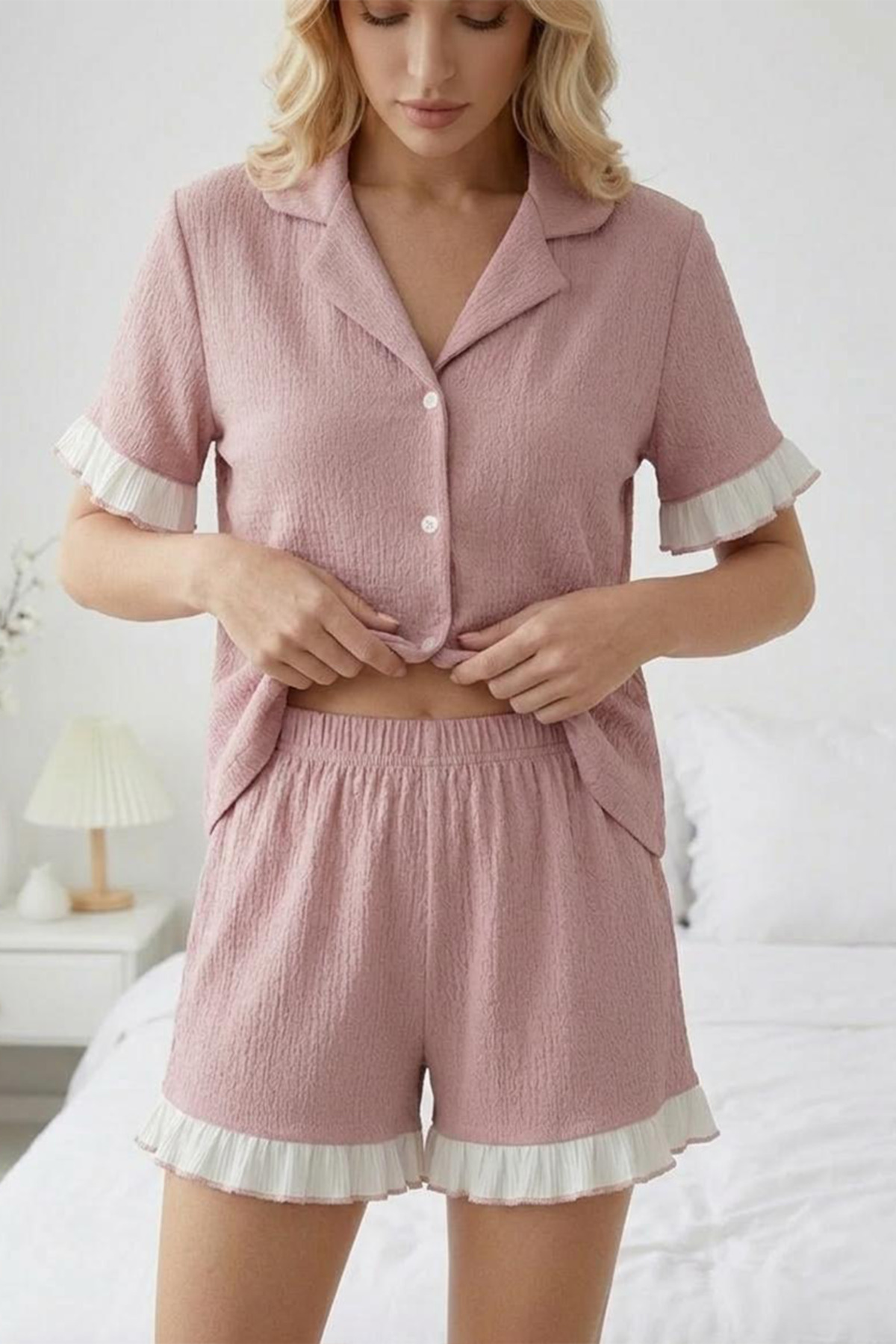 Fırfır Detaylı Bürümcük Kumaşlı Düğmeli Kısa Şortlu Pijama Takımı 6021 Pembe 3
