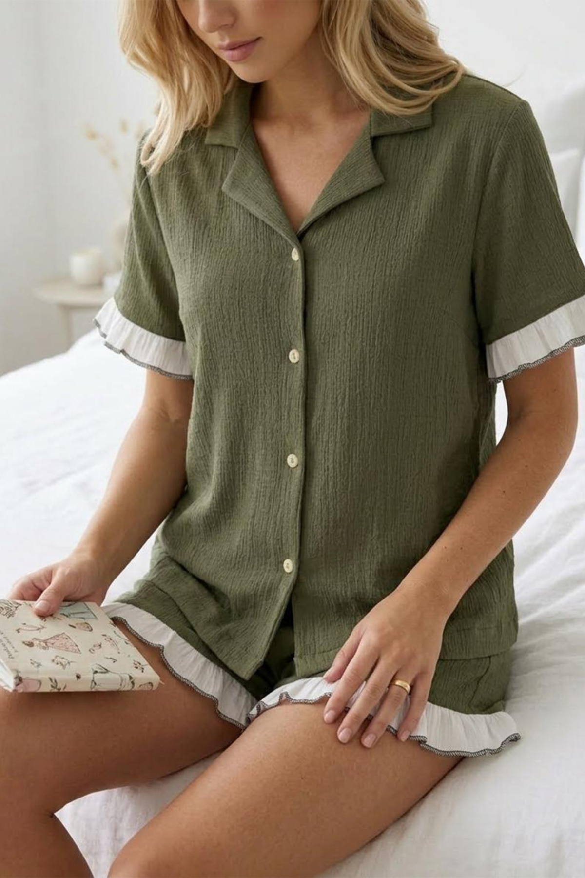Fırfır Detaylı Bürümcük Kumaşlı Düğmeli Kısa Şortlu Pijama Takımı 6021 Yeşil 4